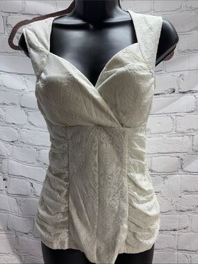 Rampage Cream Lace Sleeveless Sweetheart Top